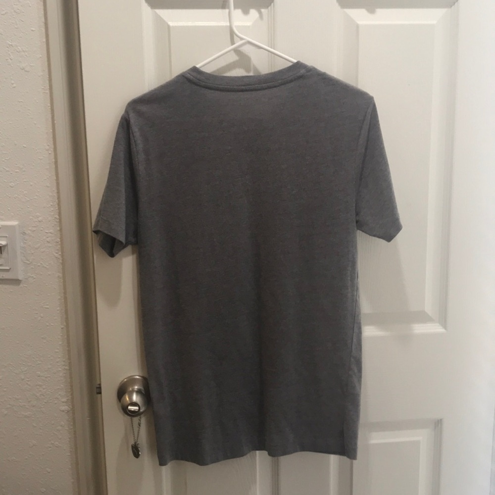 tee with patch - Picture 4 of 4